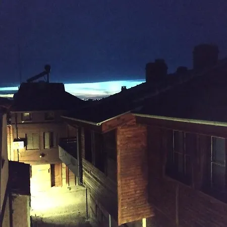 къщата с разкопките - The House With The Excavations Dom wakacyjny