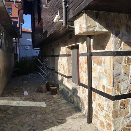 къщата с разкопките - The House With The Excavations 펜션 *